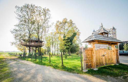 Ethno Village Stanisici & Hotel Pirg