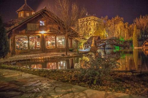 Ethno Village Stanisici & Hotel Pirg