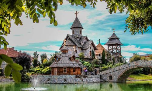 Ethno Village Stanisici & Hotel Pirg