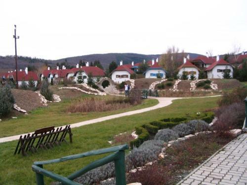 Nov�kfalva �d�l?falu