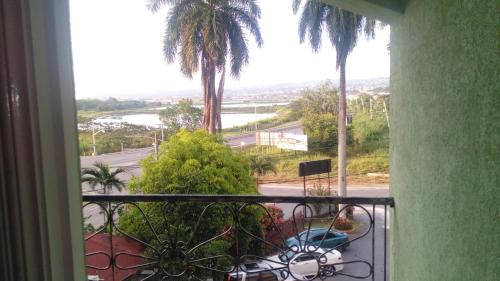 Hostal Palm Bay Guest House & Restaurant