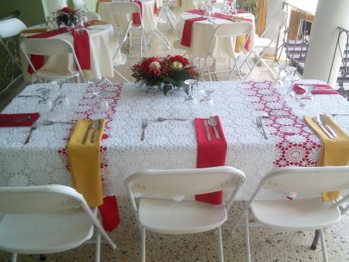 Hostal Palm Bay Guest House & Restaurant