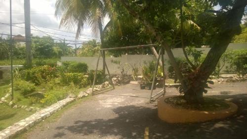 Hostal Palm Bay Guest House & Restaurant