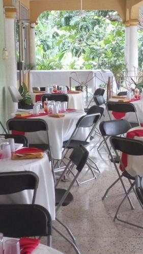 Hostal Palm Bay Guest House & Restaurant