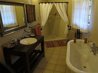 Mvuradona Safari Lodge
