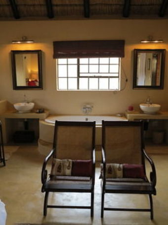 Mvuradona Safari Lodge