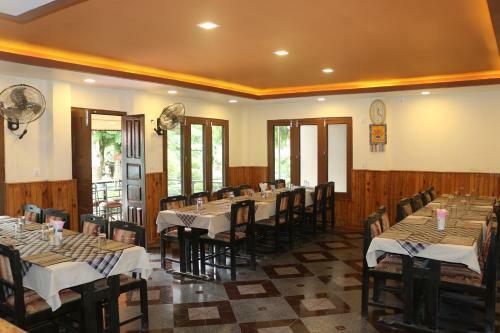 Hotel Chitwan Village Resort