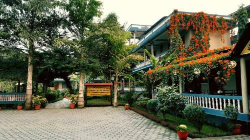 Hotel Chitwan Village Resort