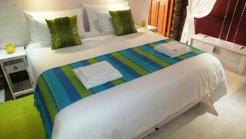 Hostal White Shark Guest House