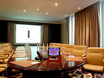 Fouquet's Barriere Hotel