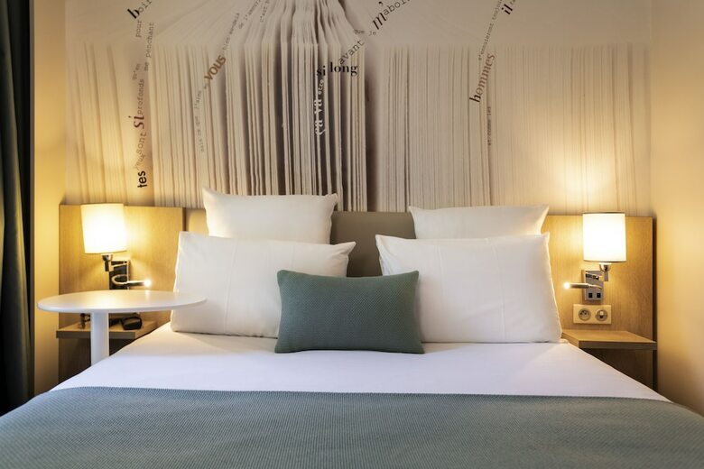 Hotel Mercure Raspail Montparnasse