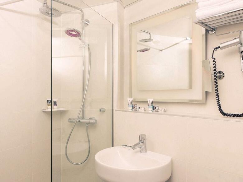 Hotel Mercure Raspail Montparnasse