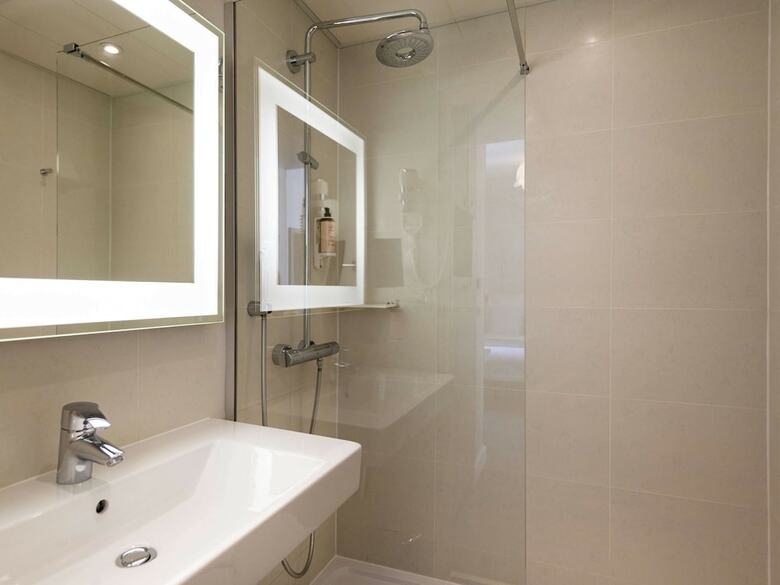 Hotel Mercure Raspail Montparnasse