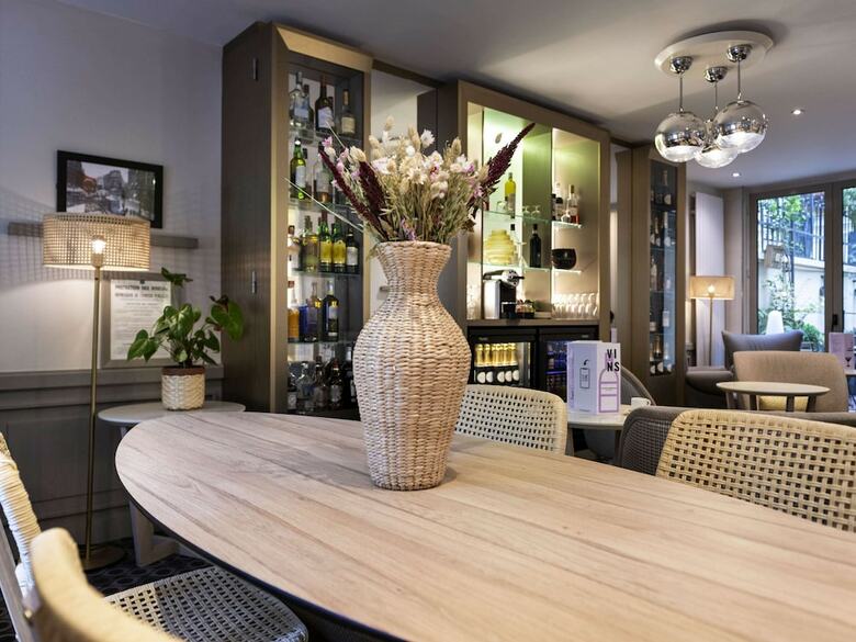 Hotel Mercure Raspail Montparnasse