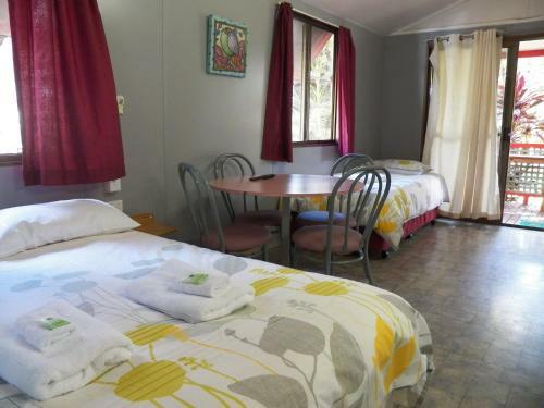 Lake Eacham Tourist Park & Cabins