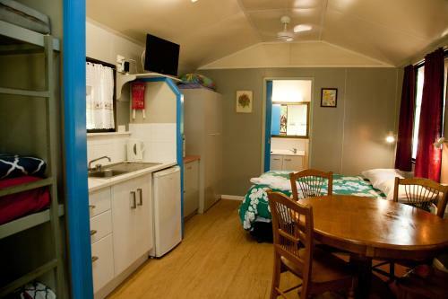 Lake Eacham Tourist Park & Cabins