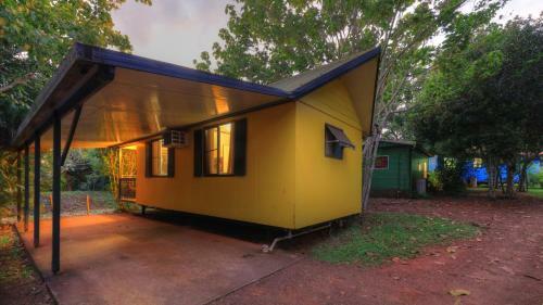 Lake Eacham Tourist Park & Cabins