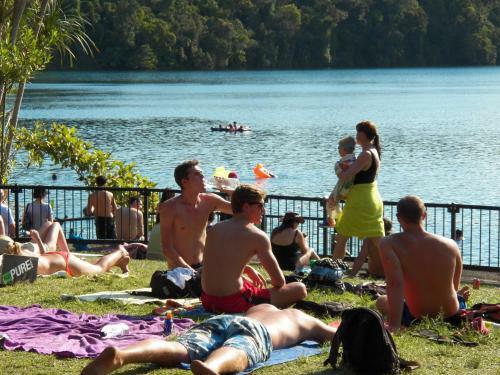 Lake Eacham Tourist Park & Cabins