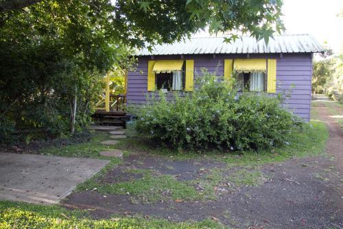 Lake Eacham Tourist Park & Cabins
