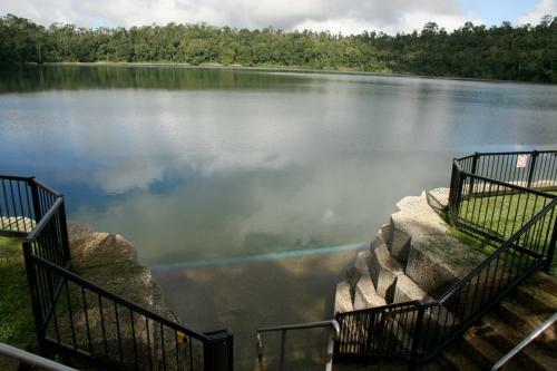 Lake Eacham Tourist Park & Cabins
