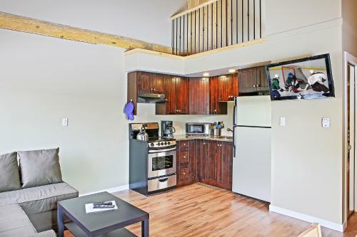 Hotel Lac Le Jeune Wilderness Resort