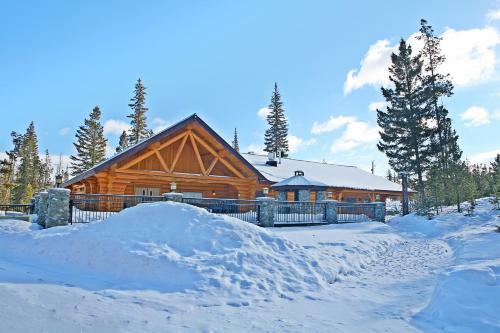 Hotel Lac Le Jeune Wilderness Resort