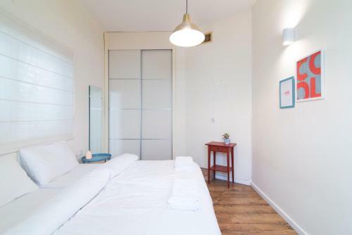 Ziv Apartments- Nahum Hanavi Street