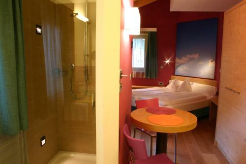 Color Home Suite Apartments