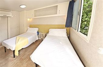 Hostal Camping Village Fabulous