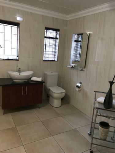 Hostal Global Village Guest House