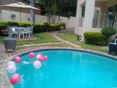 Hostal Global Village Guest House