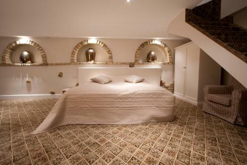 Real House Apartments
