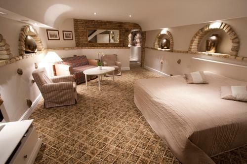 Real House Apartments