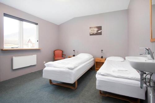 Hostal Guesthouse Snjofell