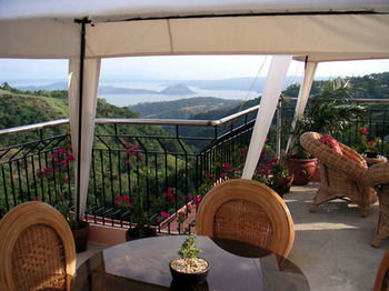 Hostal Royal Taal Inn