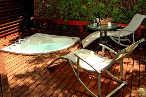 Under The Walnut Tree Shade Lodge