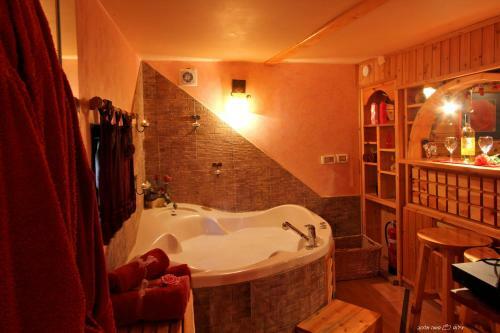 Under The Walnut Tree Shade Lodge