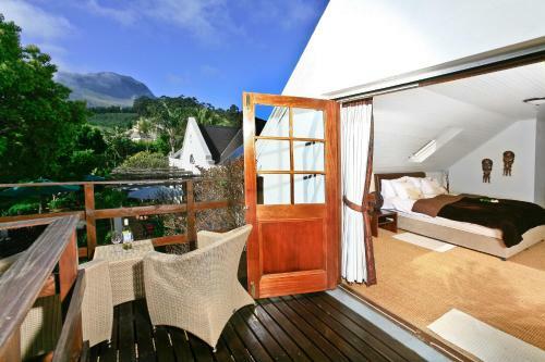 Hostal 4-heaven Guest House