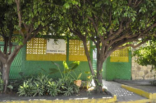 Hostal Esgueva House