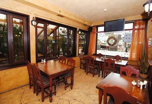 Hostal Elnio Ragas