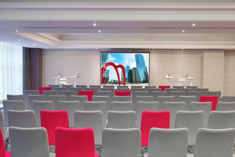 Hotel Renaissance Paris La Defense