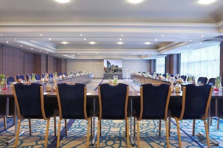 Hotel Renaissance Paris La Defense