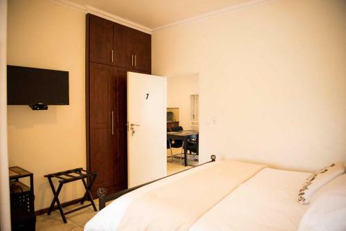 Bed & Breakfast Amohela Guesthouse