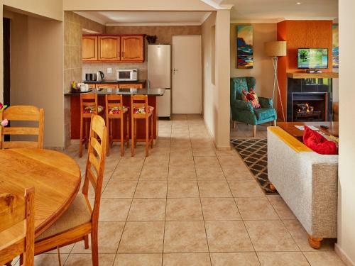 Hotel Midlands Saddle And Trout