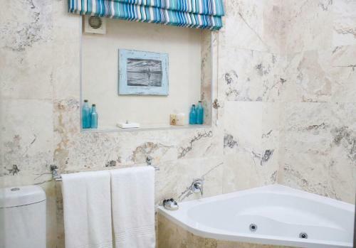 Bed & Breakfast 305 Guest House