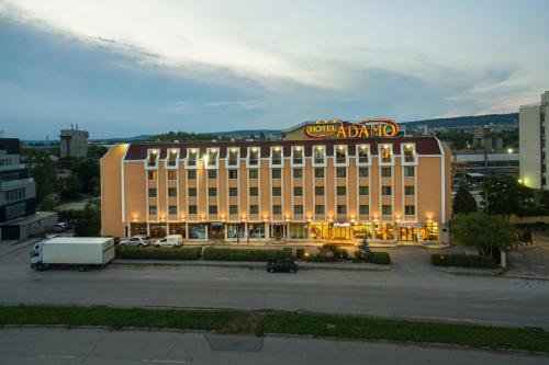 Adamo Hotel