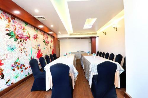 Hotel Leela Grande