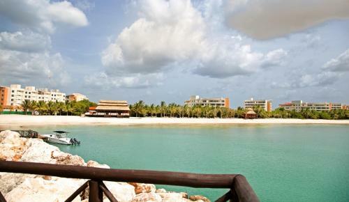 Hotel Aak-bal All Suite Resort
