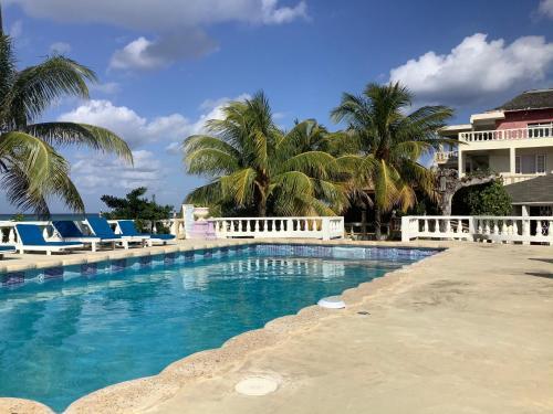 Cariblue Hotel & Scuba Resort