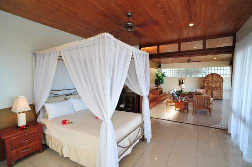 Hotel Hideaway Island Resort
